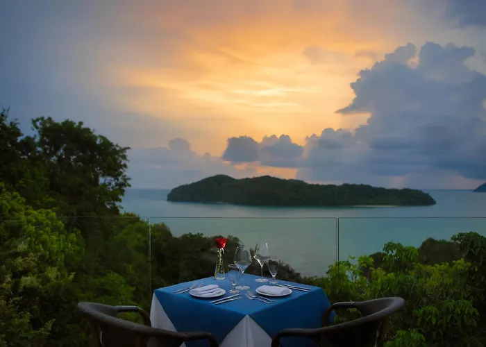 Ambong Pool Villas - Private Pool